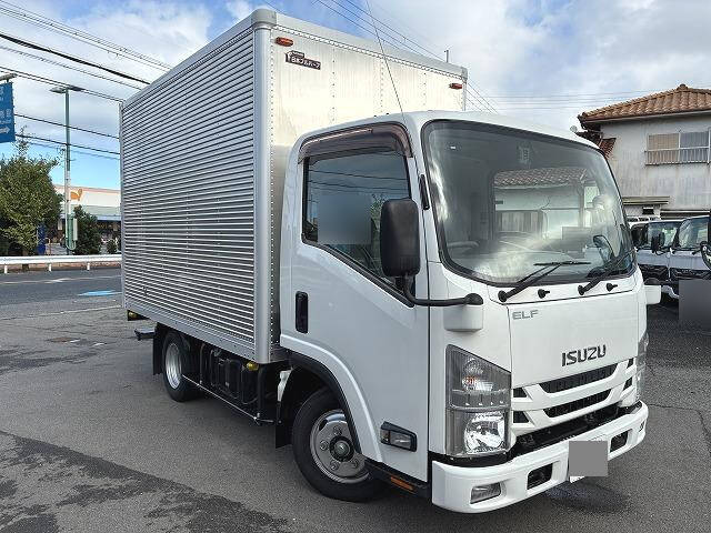 ISUZU Elf Aluminum Van TRG-NLR85AN 2015 104,911km_1