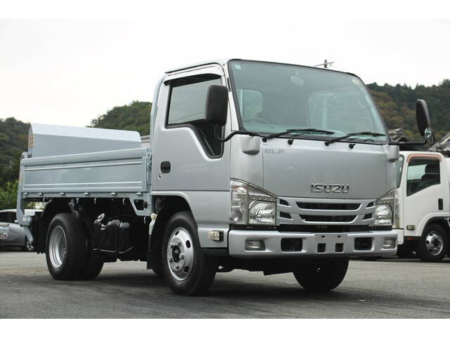 ISUZU Elf Flat Body TRG-NKR85A 2017 84,210km