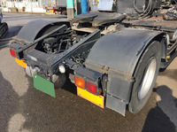 ISUZU Giga Trailer Head KL-EXD52D3 2004 1,131,778km_9