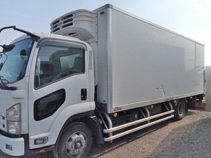 Forward Refrigerator & Freezer Truck_2