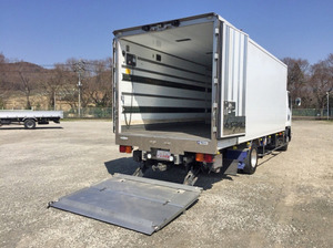 Forward Refrigerator & Freezer Truck_2