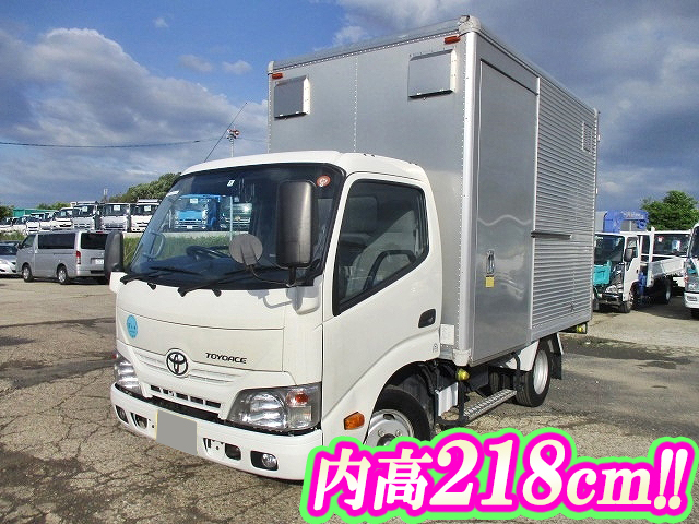 TOYOTA Toyoace Aluminum Van TKG-XZU605 2014 70,000km