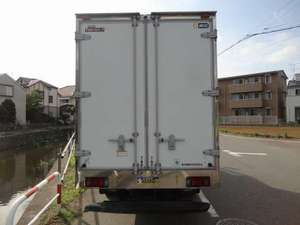 Elf Refrigerator & Freezer Truck_2