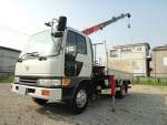 Dyna Truck (With 4 Steps Of Cranes)