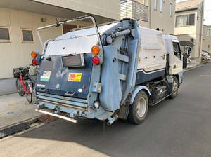 Canter Garbage Truck_2