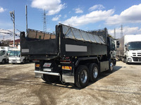 ISUZU Giga Dump KC-CXZ81K2D 2000 382,925km_2