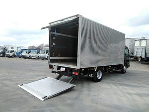 Canter Aluminum Van_2