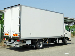 Dutro Refrigerator & Freezer Truck_2