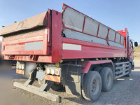 ISUZU Giga Dump QKG-CYZ77AM 2015 357,222km_3