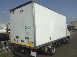 Dutro Refrigerator & Freezer Truck_2