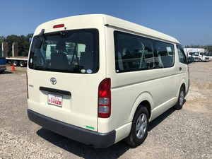 Hiace Box Van_2