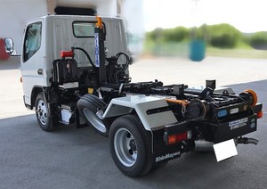 Canter Arm Roll Truck_2