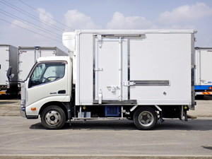 Dutro Refrigerator & Freezer Truck_2