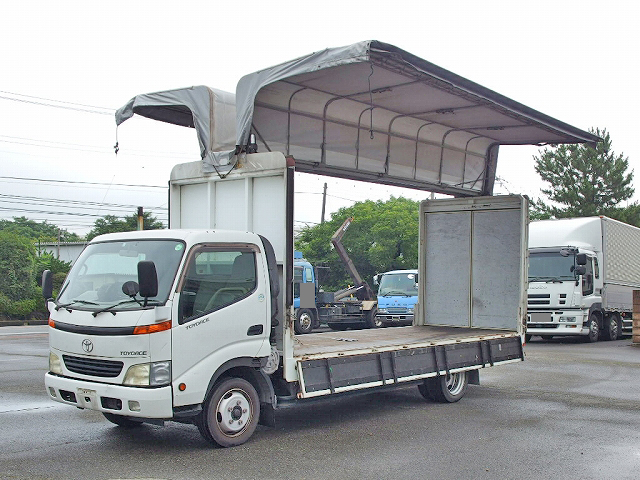 TOYOTA Toyoace Covered Wing KK-BU420 2002 112,000km