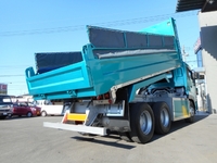 UD TRUCKS Quon Dump ADG-CW4XL 2005 701,851km_2