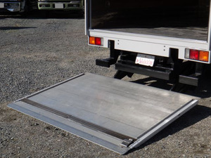 Canter Aluminum Van_2