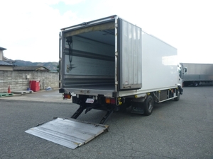 Forward Refrigerator & Freezer Truck_2