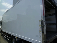 ISUZU Forward Refrigerator & Freezer Truck TKG-FRR90S2 2014 546,174km_15