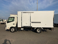 HINO Dutro Refrigerator & Freezer Truck TKG-XZU710M 2018 115,911km_9