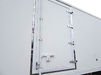 ISUZU Forward Refrigerator & Freezer Truck TKG-FRR90T2 2015 504,000km_4