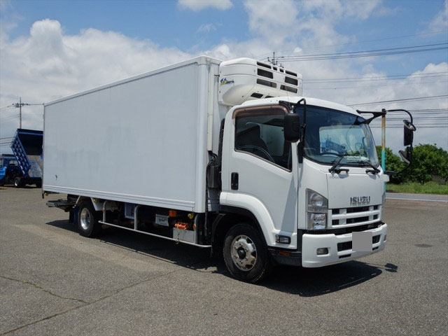 ISUZU Forward Refrigerator & Freezer Truck TKG-FRR90S2 2013 192,500km