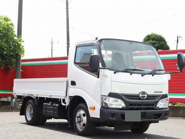 HINO Dutro Flat Body TKG-XZU605M 2017 22,681km