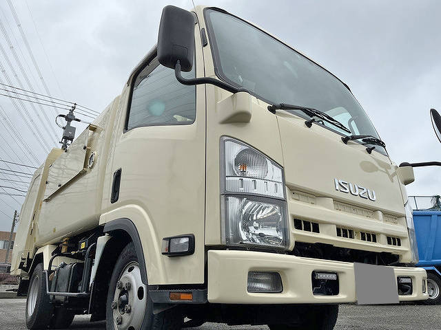 ISUZU Elf Garbage Truck TKG-NMR85AN 2014 82,000km