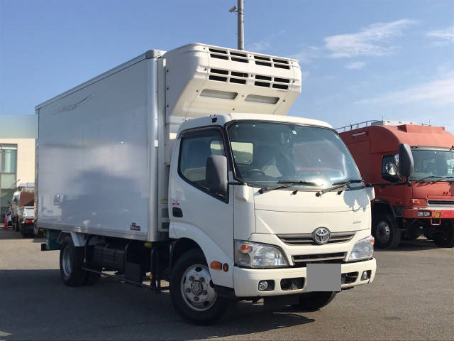 TOYOTA Dyna Refrigerator & Freezer Truck TKG-XZU695 2015 102,000km