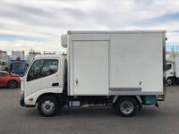 TOYOTA Dyna Refrigerator & Freezer Truck TKG-XZU605 2016 59,904km_7