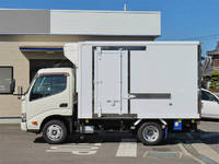 HINO Dutro Refrigerator & Freezer Truck 2RG-XZC605M 2020 21,000km_3