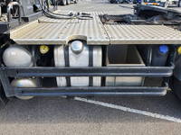 ISUZU Giga Trailer Head LKG-EXD52AD 2011 51,000km_16