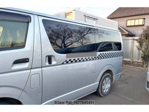 Hiace Box Van_2