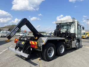 Quon Arm Roll Truck_2
