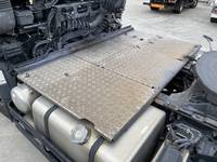 UD TRUCKS Quon Trailer Head QKG-GK6XAB 2015 330,000km_10