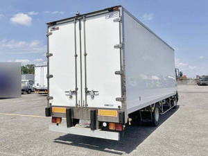 Forward Refrigerator & Freezer Truck_2