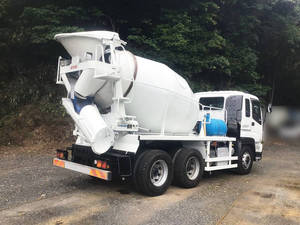 Giga Mixer Truck_2