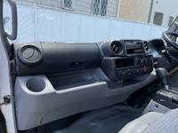 TOYOTA Dyna Panel Van TKG-XZU605 2016 143,486km_33