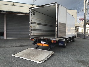 Forward Refrigerator & Freezer Truck_2