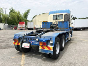 Giga Trailer Head_2