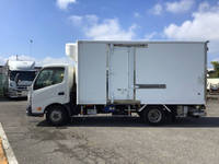 HINO Dutro Refrigerator & Freezer Truck TKG-XZU710M 2015 122,856km_5