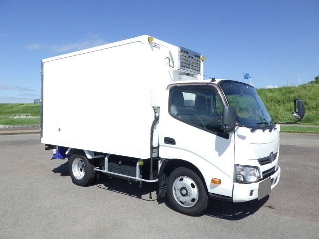 TOYOTA Dyna Refrigerator & Freezer Truck TKG-XZU605 2017 160,271km_1