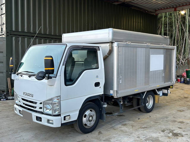 ISUZU Elf Bottle Van TRG-NJR85AN 2017 96,504km