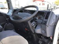 ISUZU Elf Aluminum Van TRG-NMR85AN 2018 136,340km_36