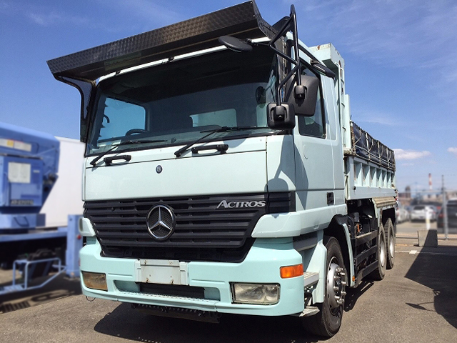 MERCEDES BENZ Actros Dump - 1999 742,632km