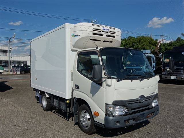 HINO Dutro Refrigerator & Freezer Truck TPG-XZC605M 2018 129,000km_1