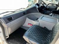 NISSAN Quon Trailer Head QPG-GK5XAB 2016 976,000km_17