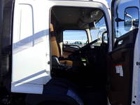 HINO Ranger Aluminum Wing 2KG-FD2ABG 2018 72,000km_10