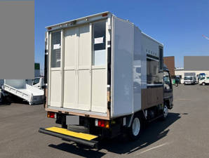 Elf Mobile Catering Truck_2