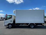 HINO Dutro Refrigerator & Freezer Truck TKG-XZU710M 2017 177,000km_4