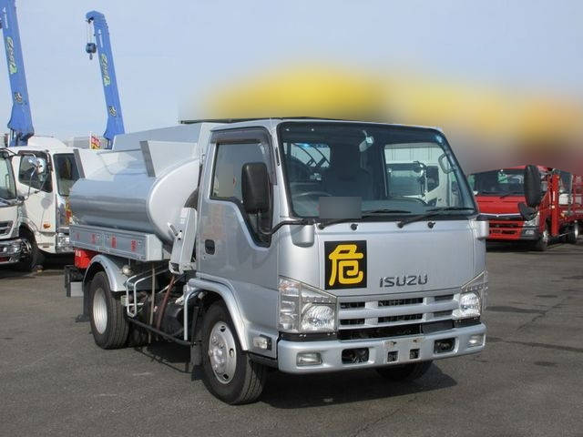 ISUZU Elf Tank Lorry BKG-NKR85N 2010 32,000km